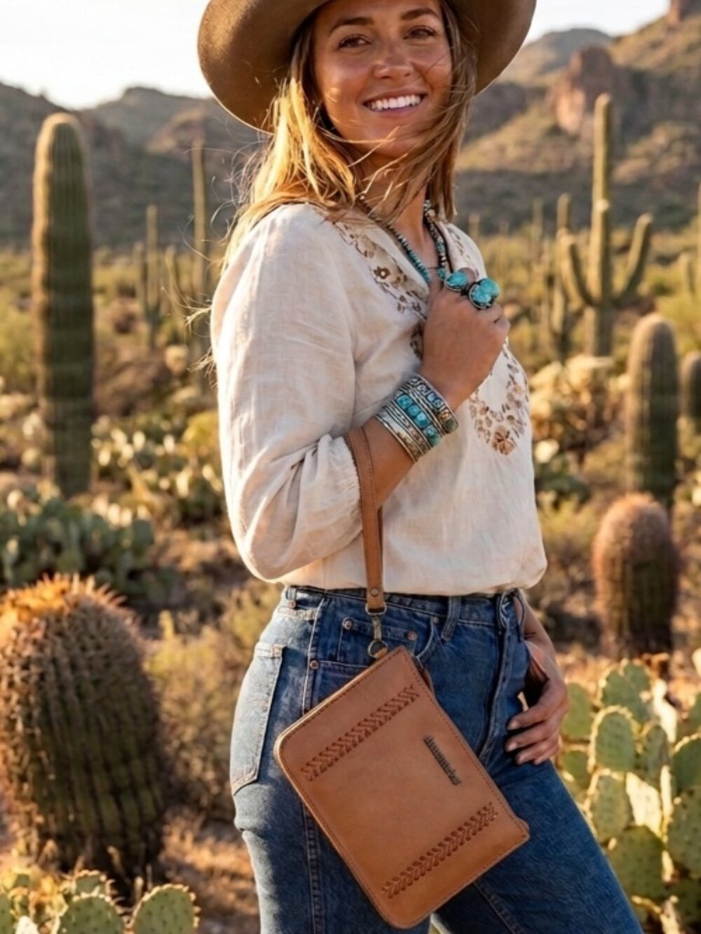 ​NWT Montana West 100% Genuine Leather Convertible Wristlet Crossbody – Boho Wes